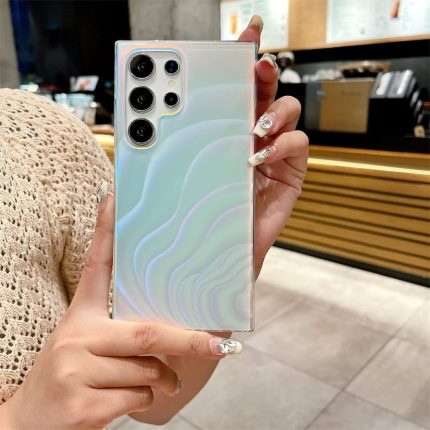 New case, new vibe! Loving this dreamy, iridescent wave design